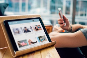 tablet_videoplat_genteUp